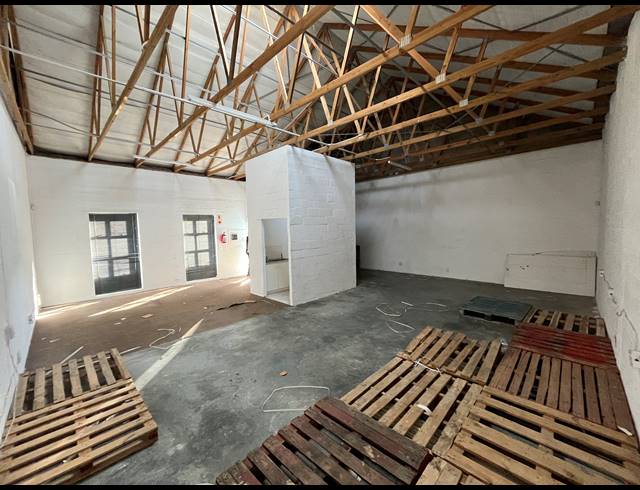 102M² WAREHOUSE TO LET IN MILNERTON CENTRAL